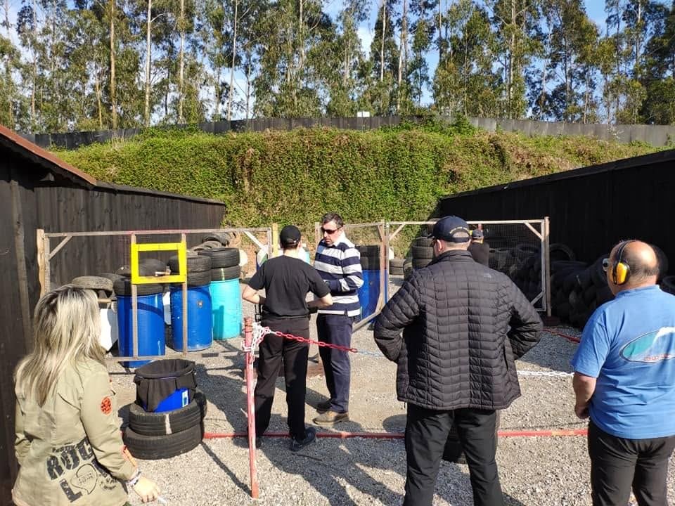 Briefing previo a una tirada de tiro con airsoft en TAC LANDS Gijón